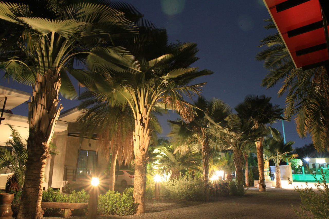 Lopburi Palm Resort Exterior foto